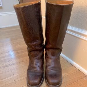 Frye Campus 14L leather boots in Walnut